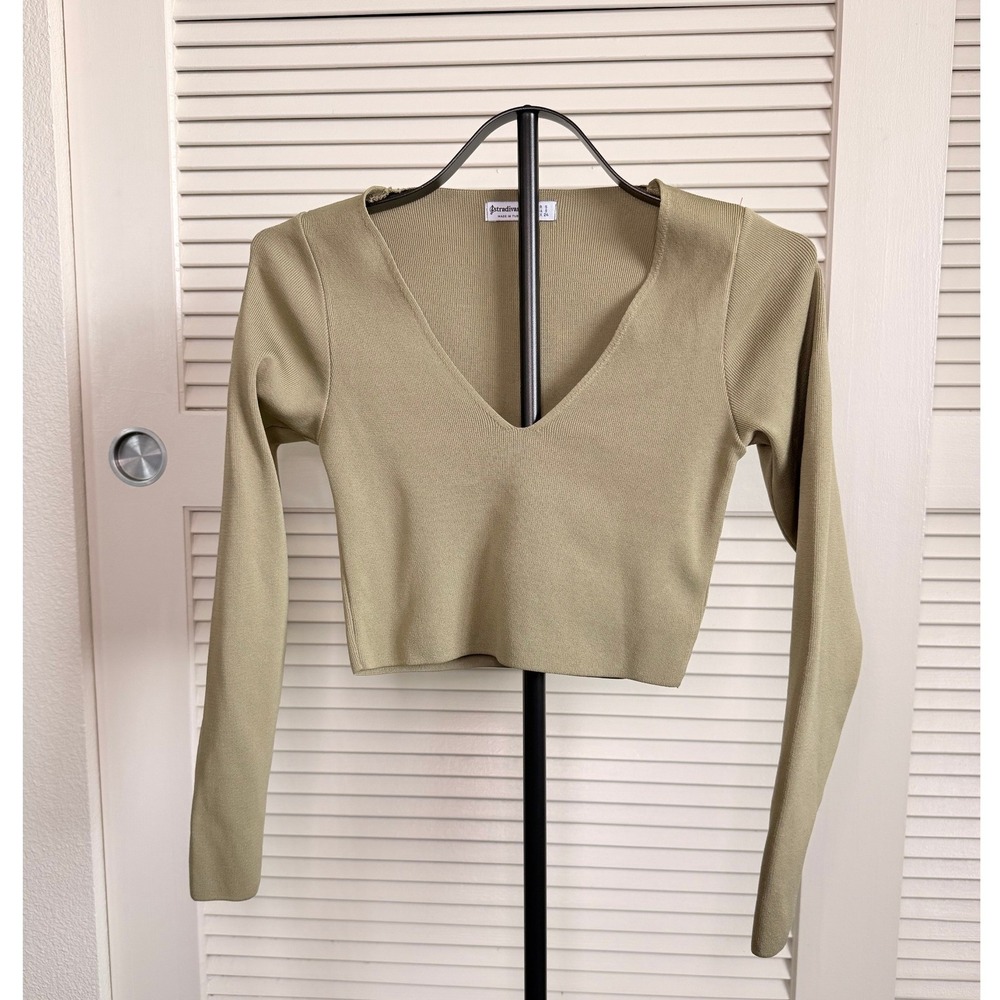 Stradivarius Sage Green Ribbed V-Neck Long Sleeve Crop Top Small